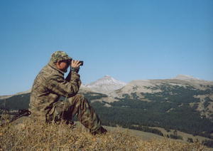 Experienced guide Casey Saxton glassing for big bulls.